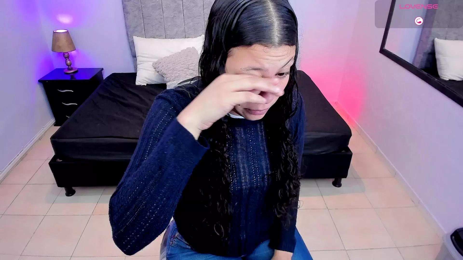 Lana_stone_ on Cam4 