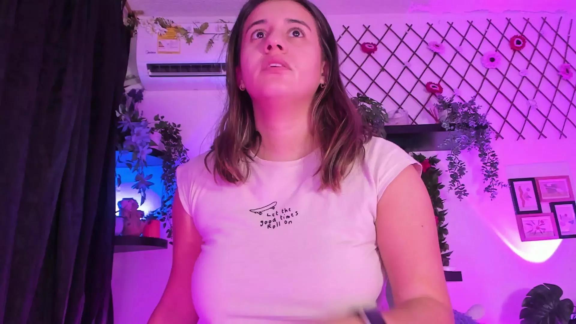 Freechat LanaHerondale_ on Cam4