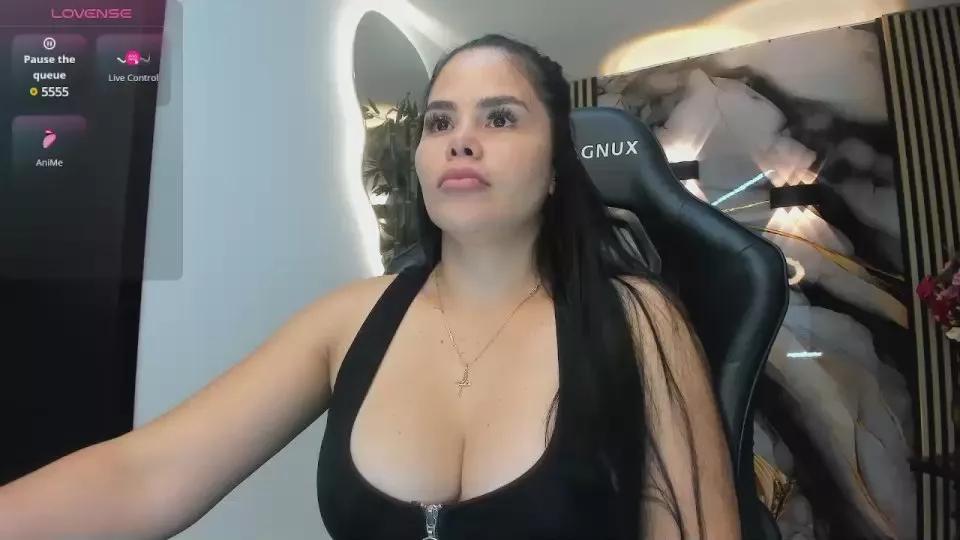 lararoberts_ on Cam4 