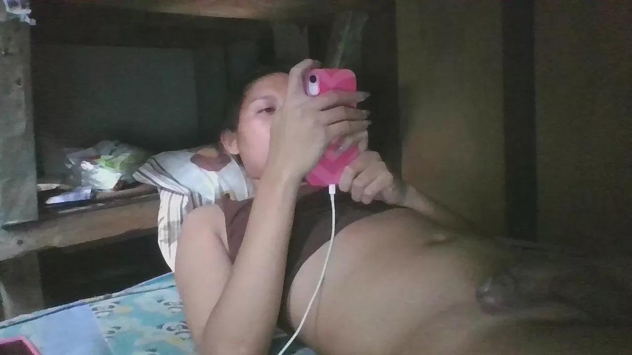 larissah99 on Cam4 