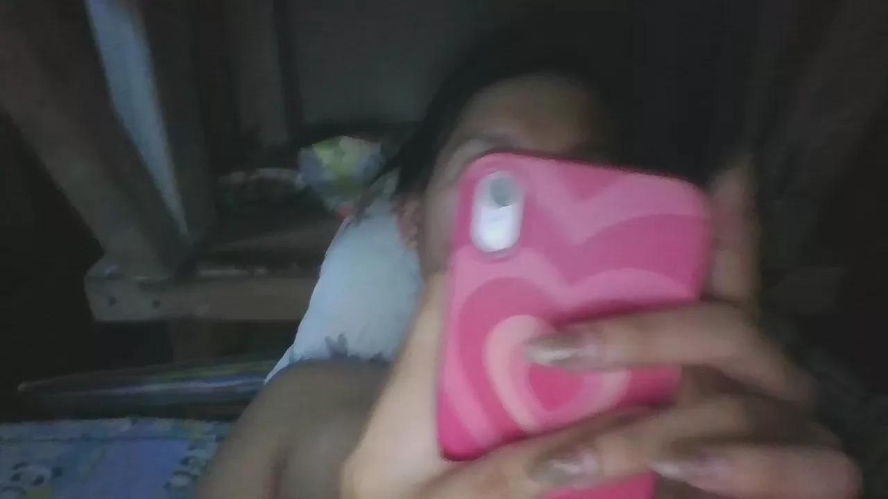 larissah99 on Cam4 