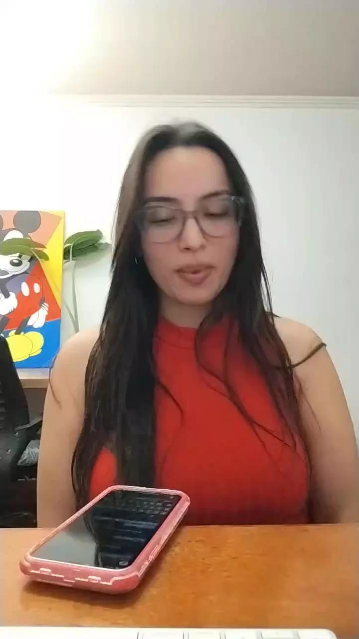 Latinaakita4 on Cam4 