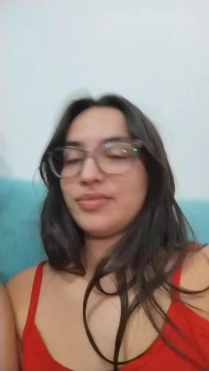 Latinaakita4 on Cam4 