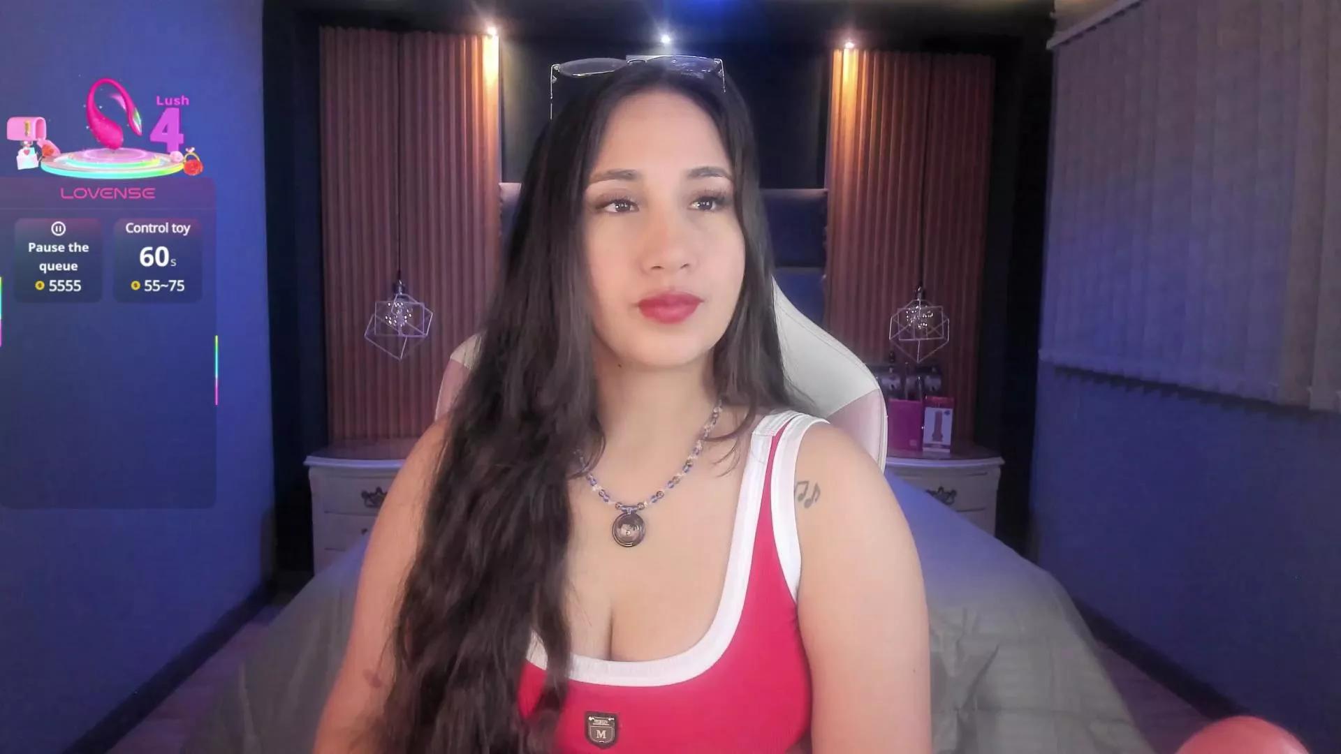 LauRoberts on Cam4 