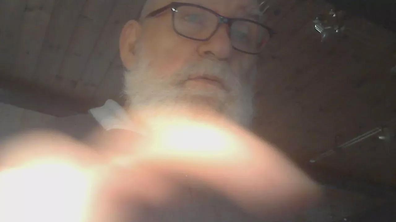 legov4 on Cam4 