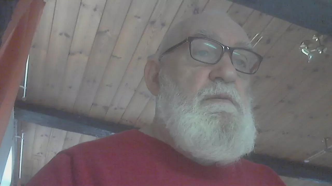 legov4 on Cam4 