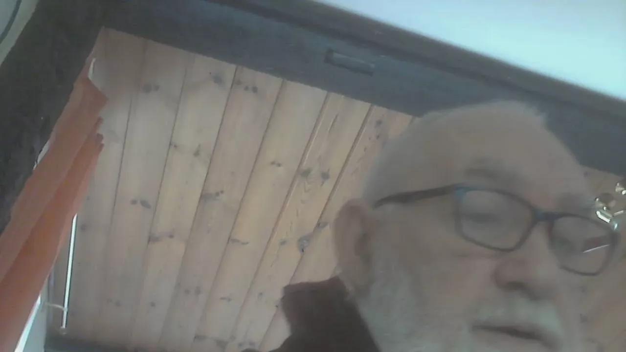 legov4 on Cam4 