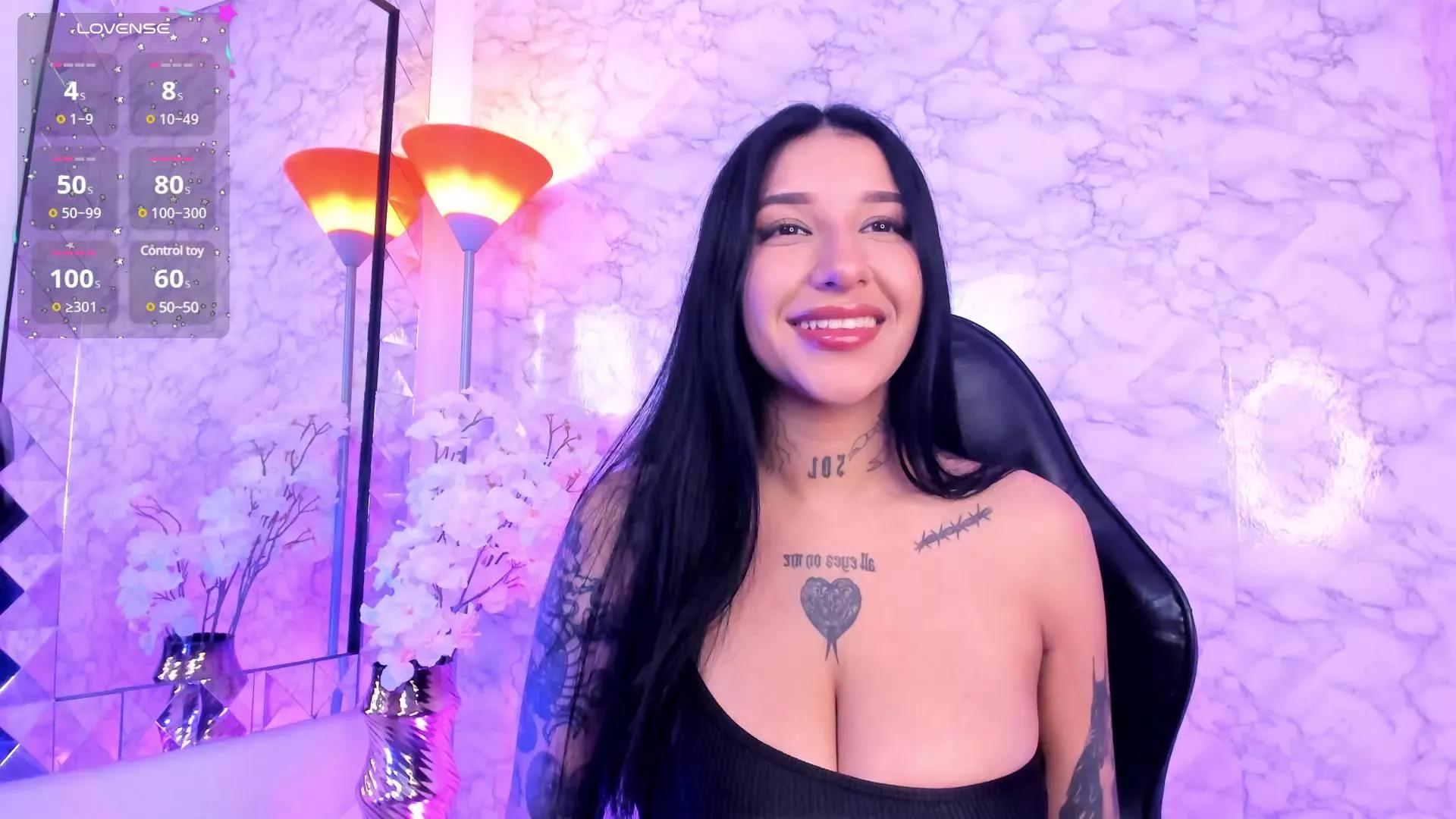 Freechat LeiaWong_ on Cam4