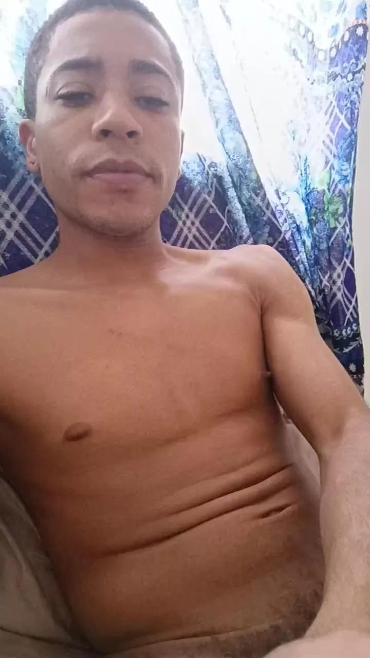 leonx on Cam4 