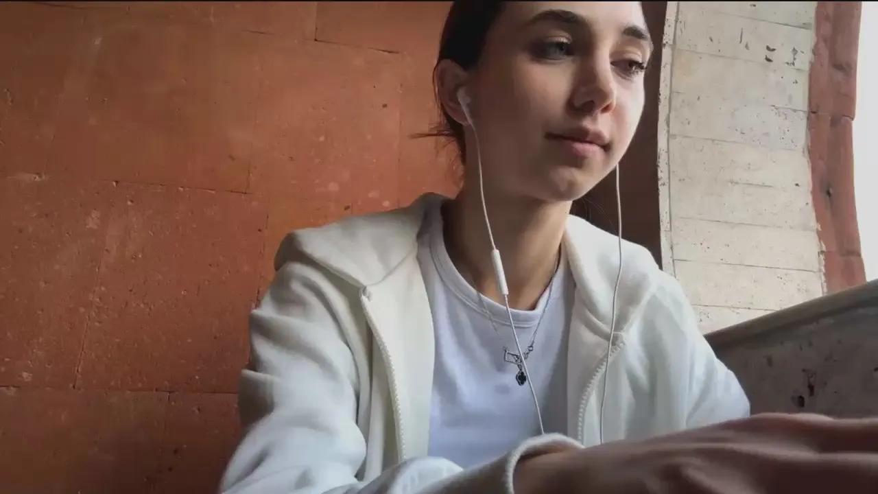 LexieVaka on Cam4