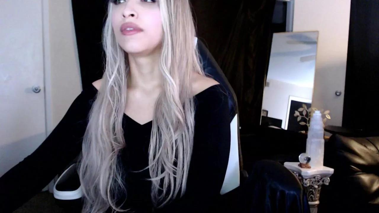 Lia9Lumi on Cam4 