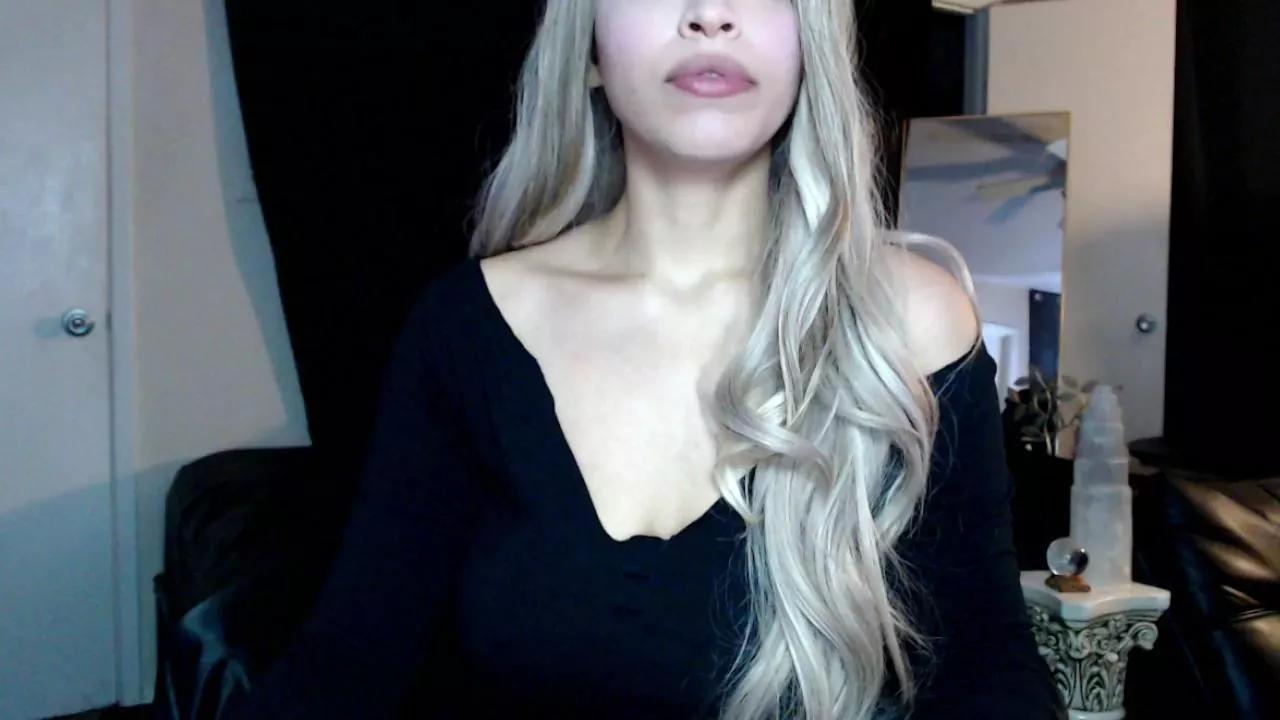 Lia9Lumi on Cam4 