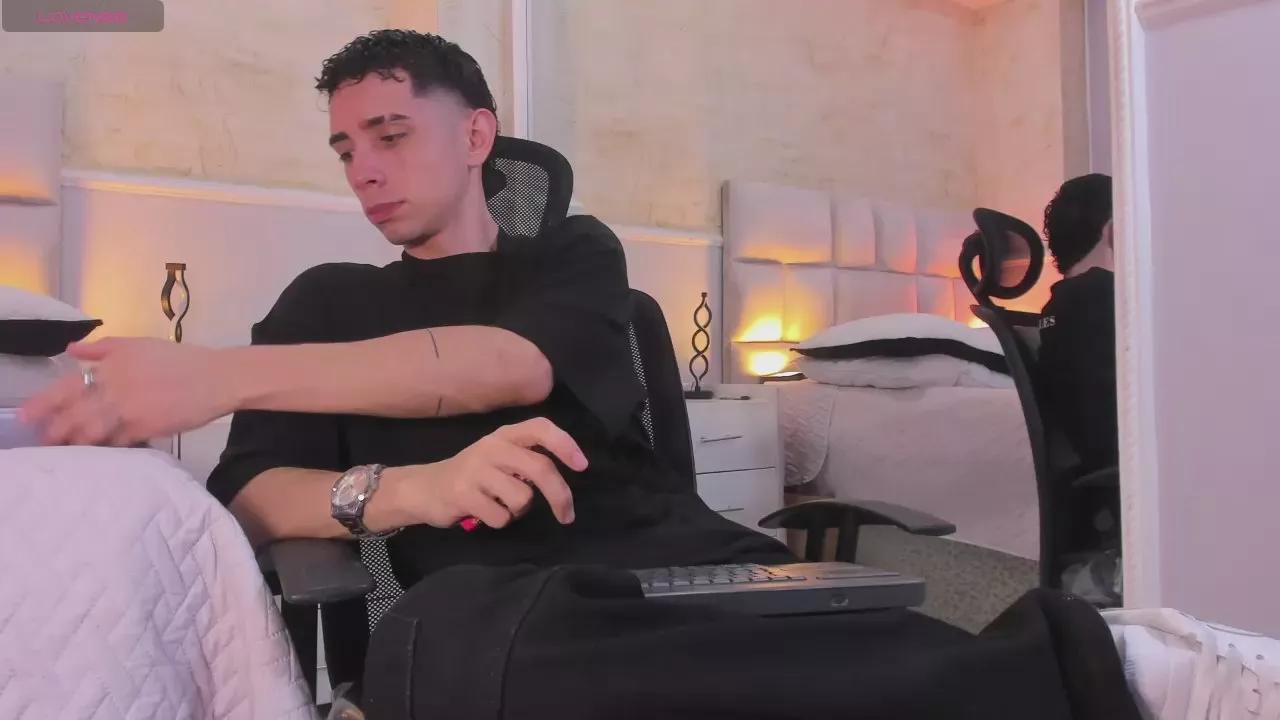 LiamHudsonn on Cam4 