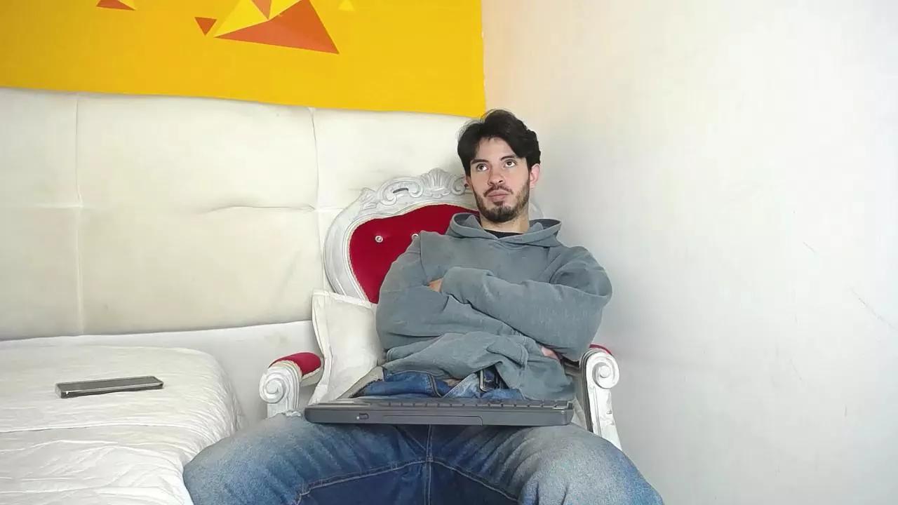 LiamLuxe on Cam4 