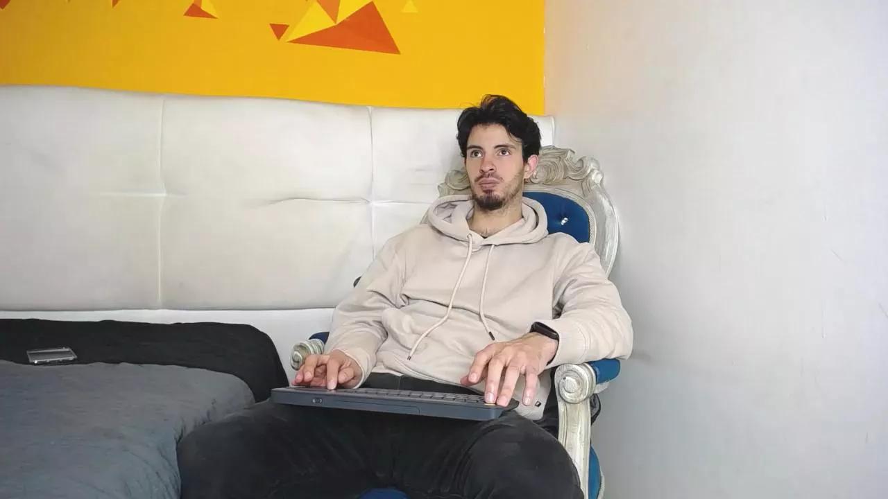 LiamLuxe on Cam4 