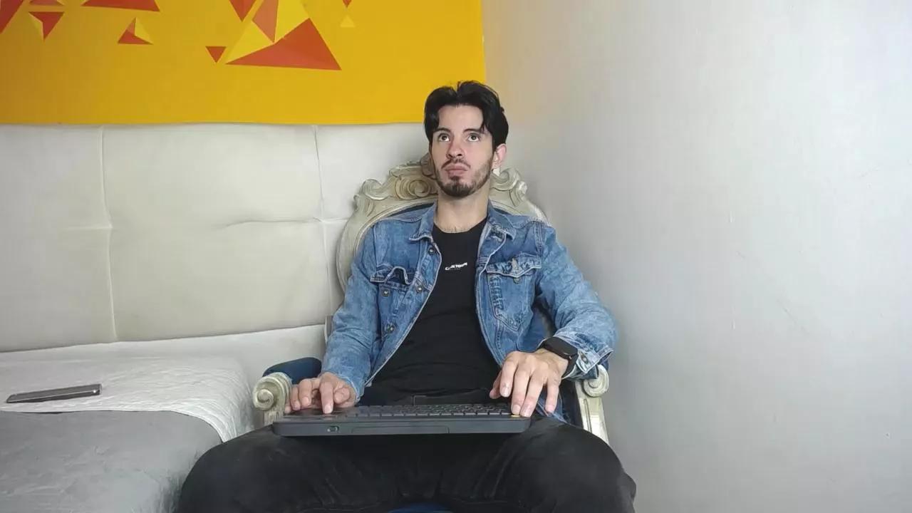 LiamLuxe on Cam4 