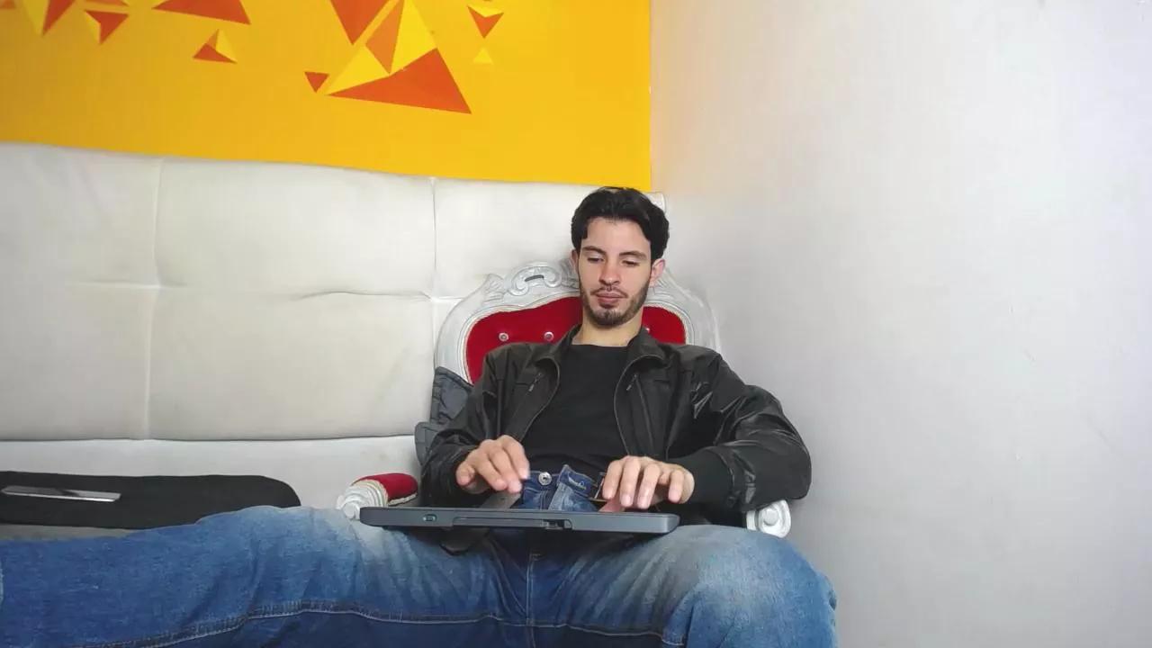 LiamLuxe on Cam4 