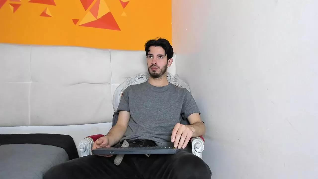 LiamLuxe on Cam4 