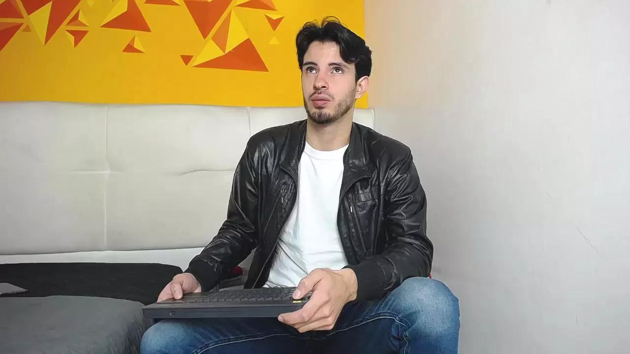 LiamLuxe on Cam4 