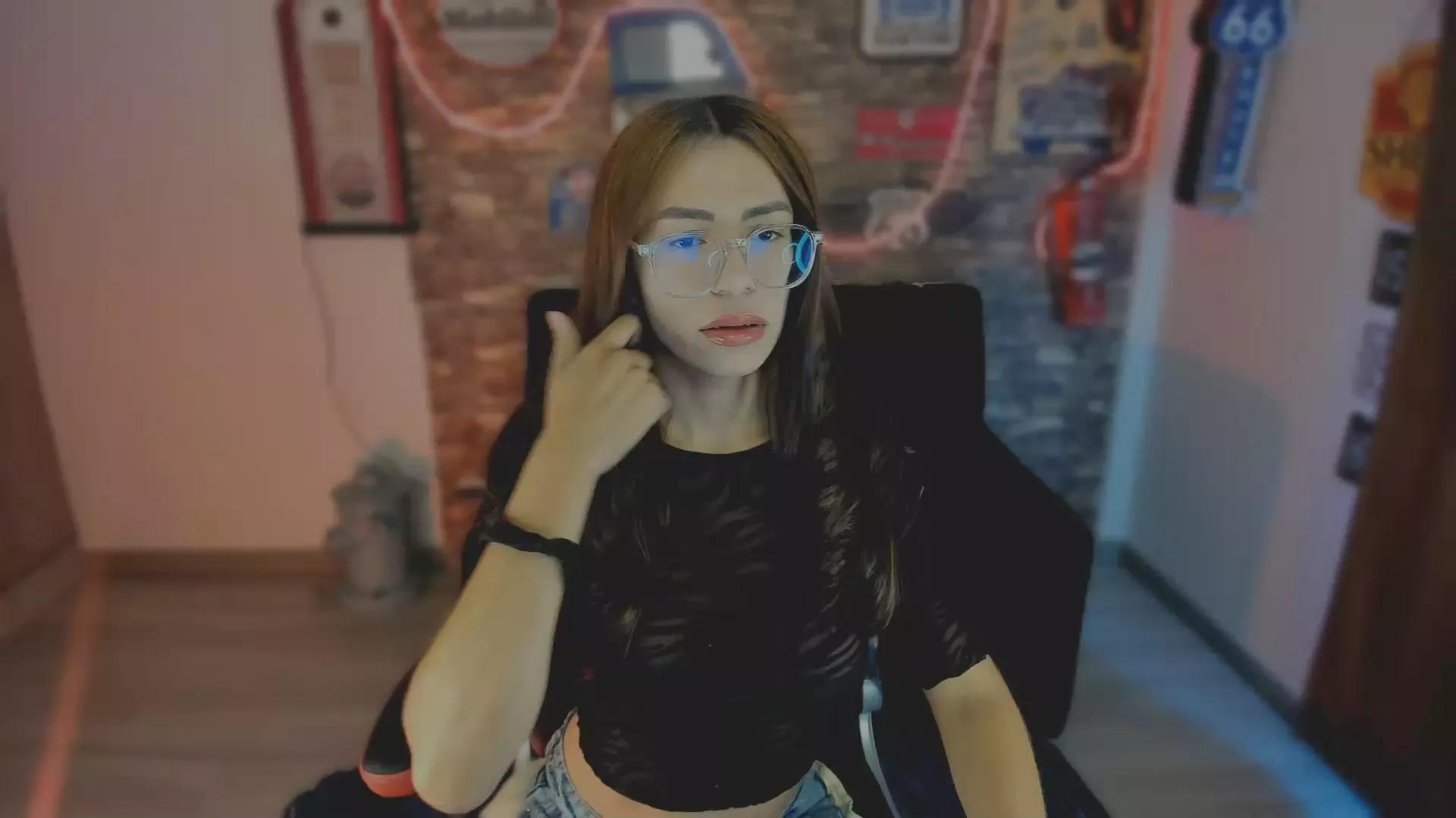 littleslutvhot on Cam4 