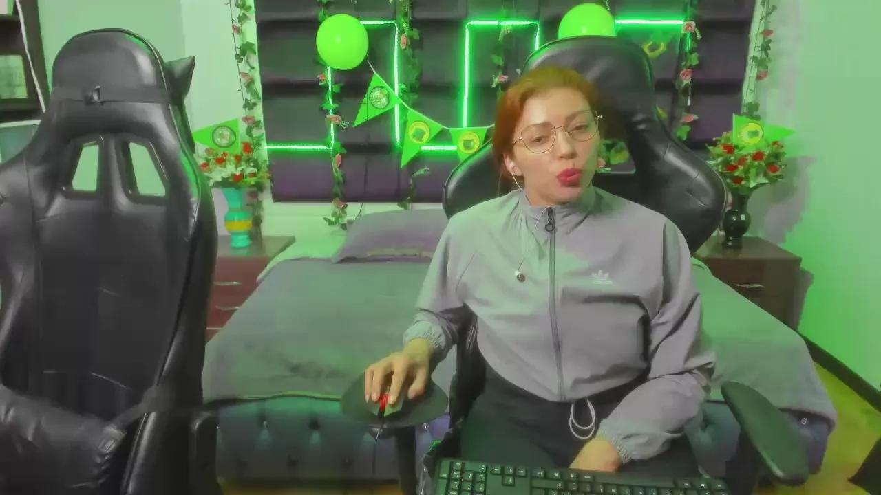 LizaAndCharlot on Cam4 