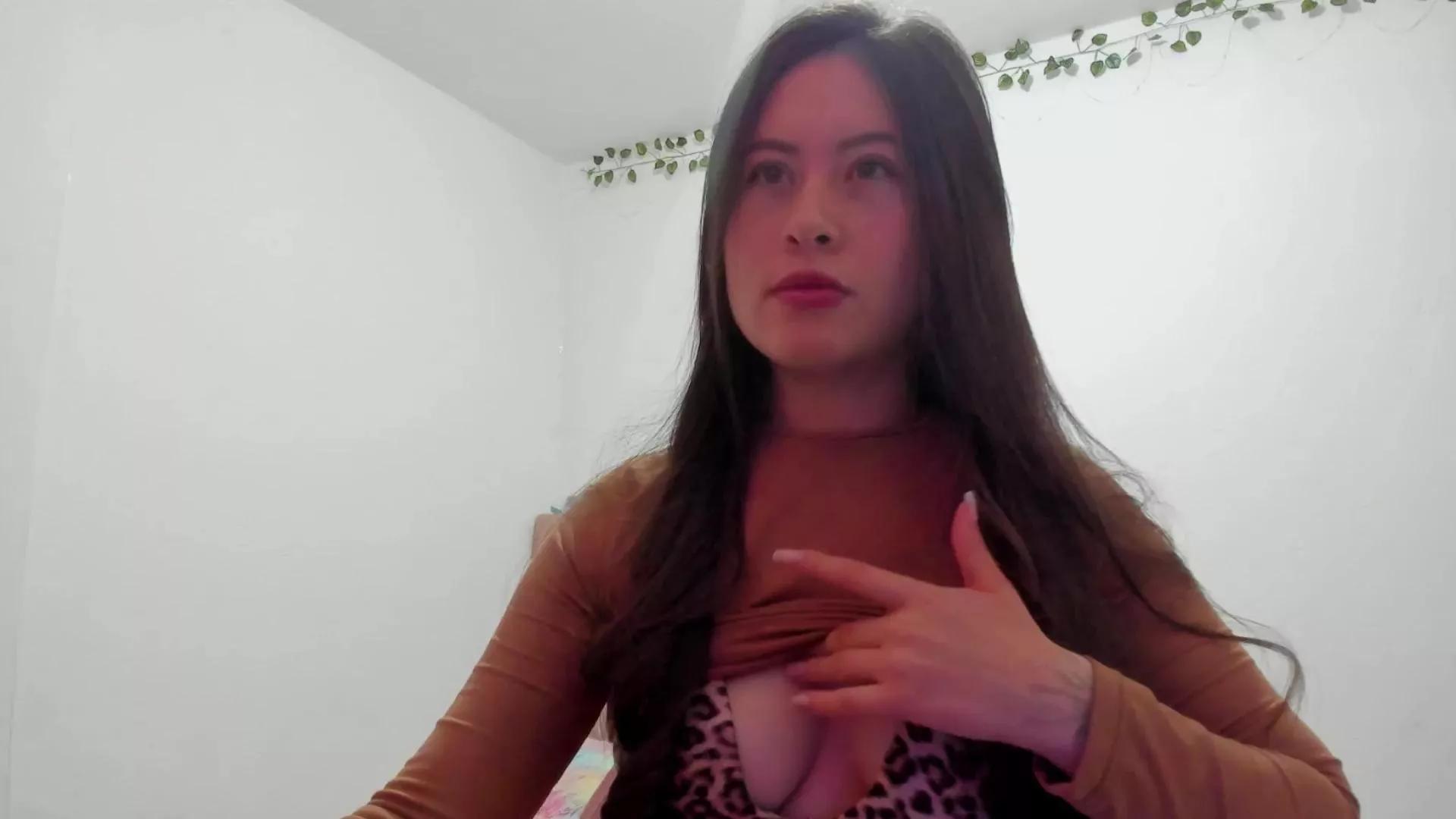 lizbluee on Cam4 