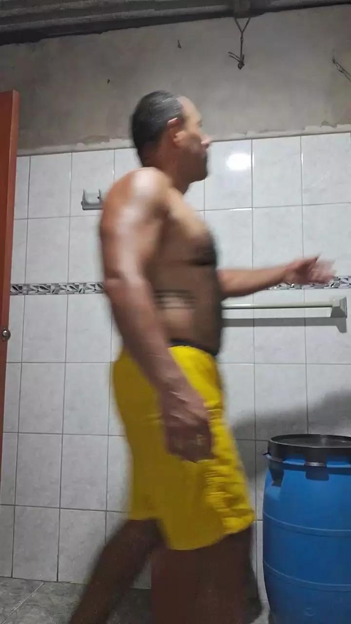 Lobogym39 on Cam4 