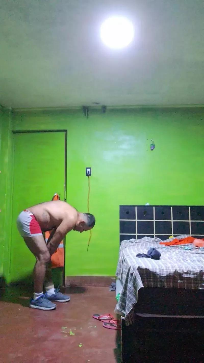 Lobogym39 on Cam4 