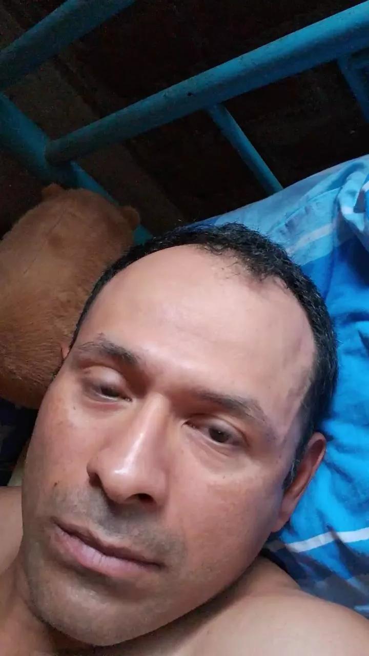 Lobogym39 on Cam4 