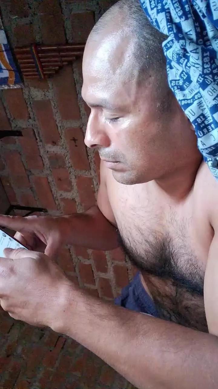 Lobogym39 on Cam4 