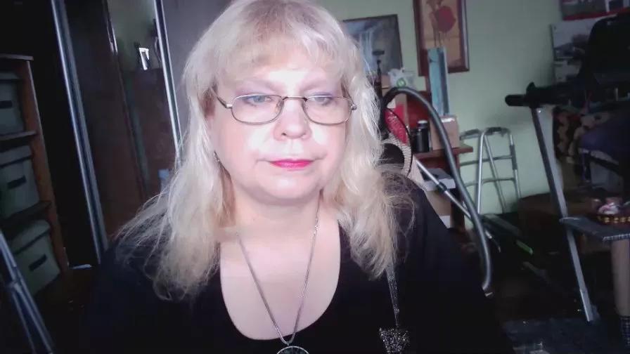 LOLA1972 on Cam4 