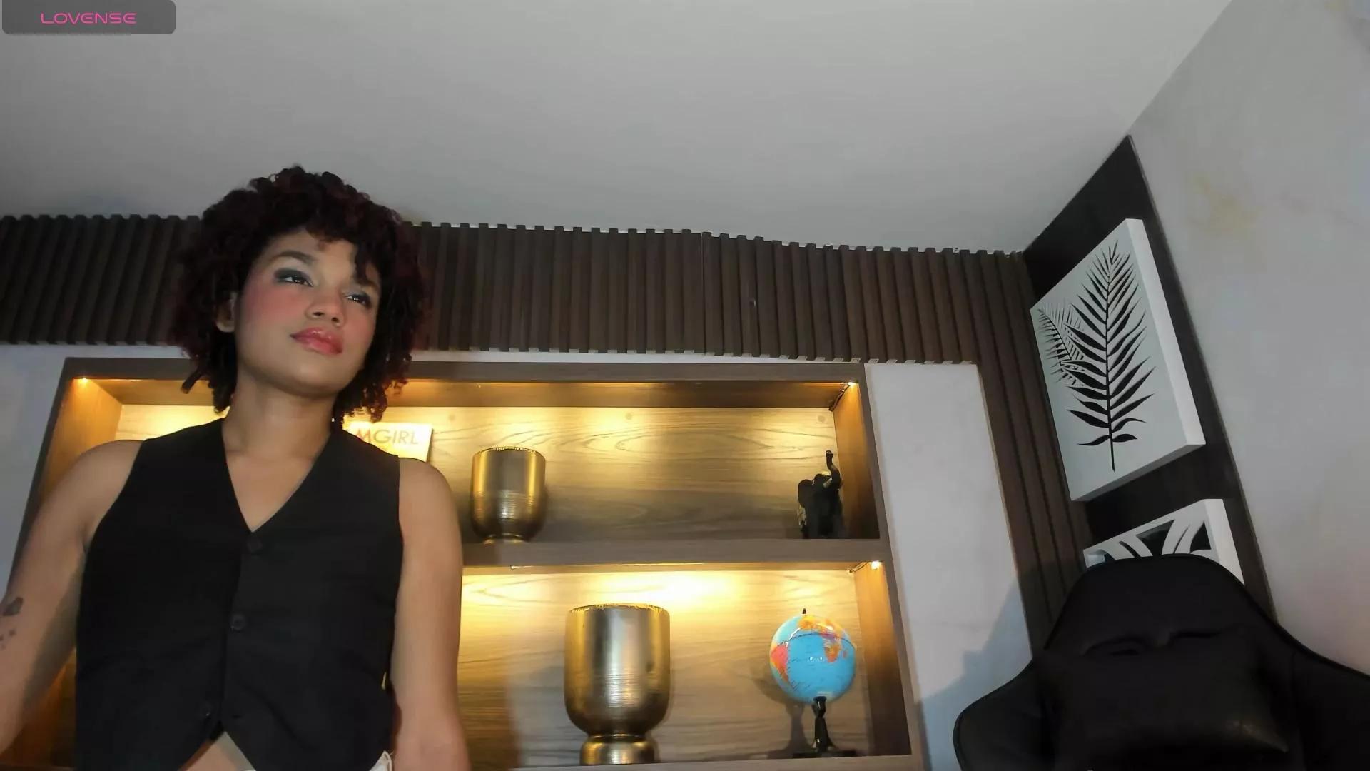 LolaDupont on Cam4 