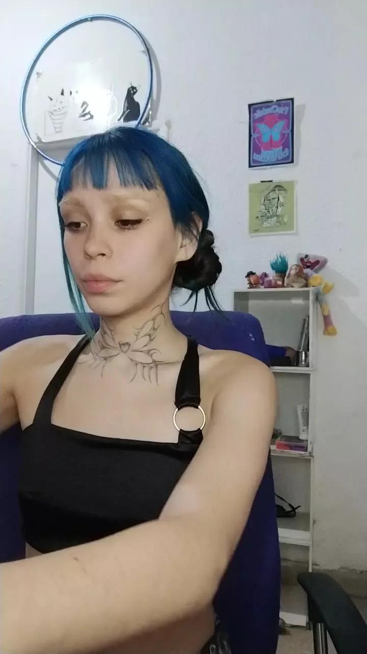loleta_petite on Cam4 