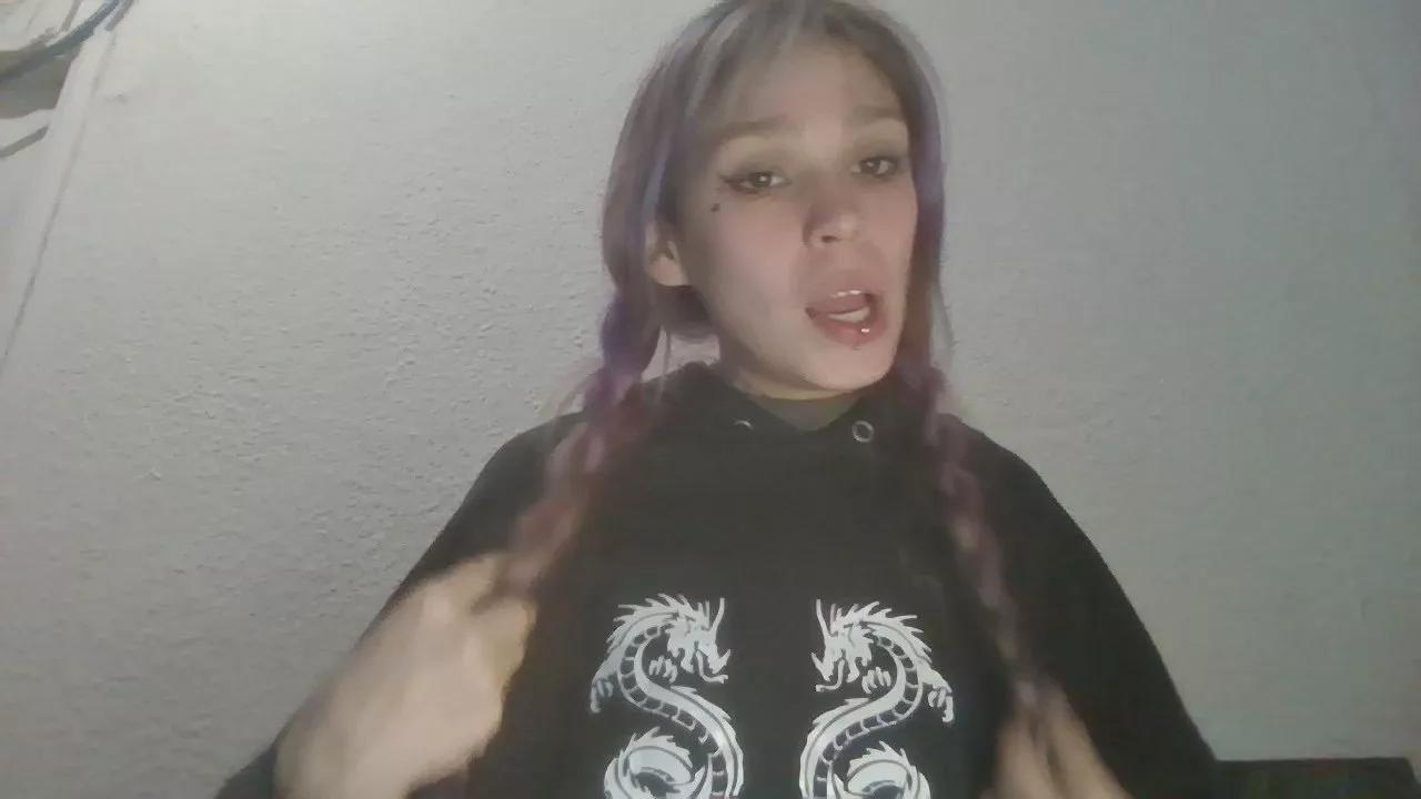 loleta_petite on Cam4 