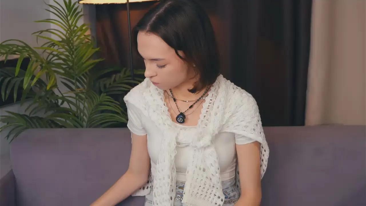 Discover sexy model LondaDicerbo LondaDicerbo from Cam4