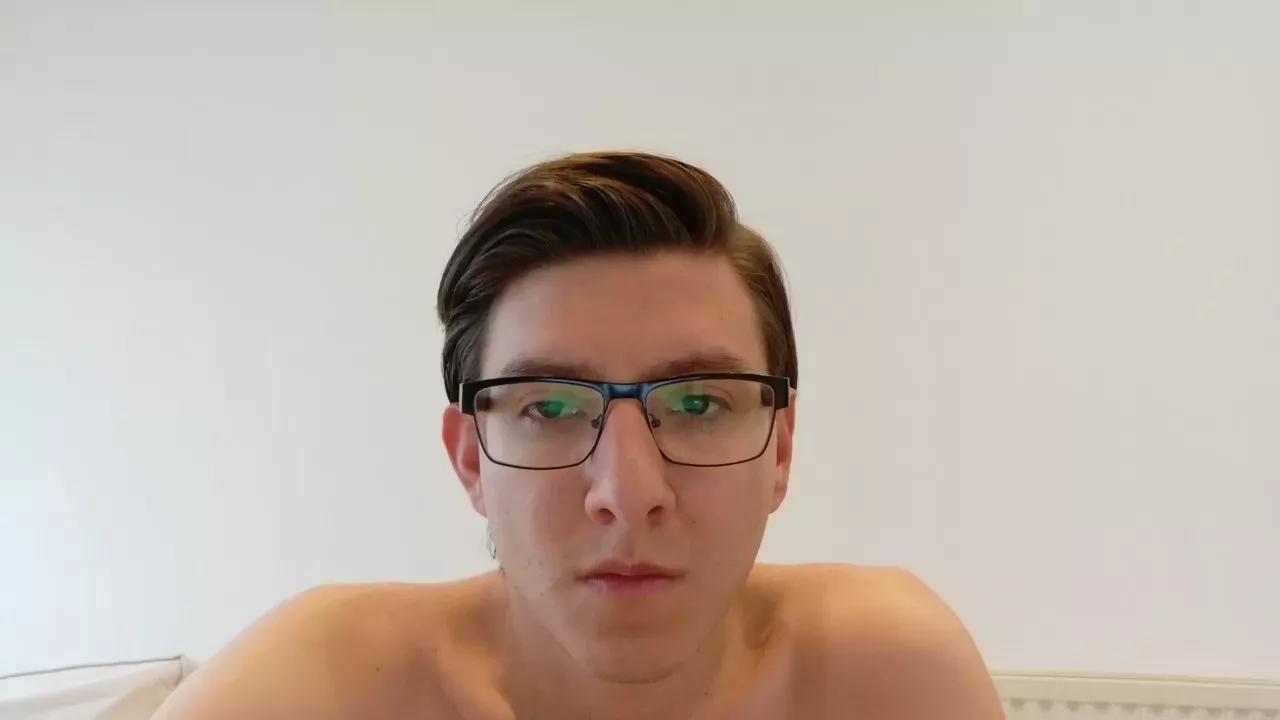 Londonboy405 on Cam4 