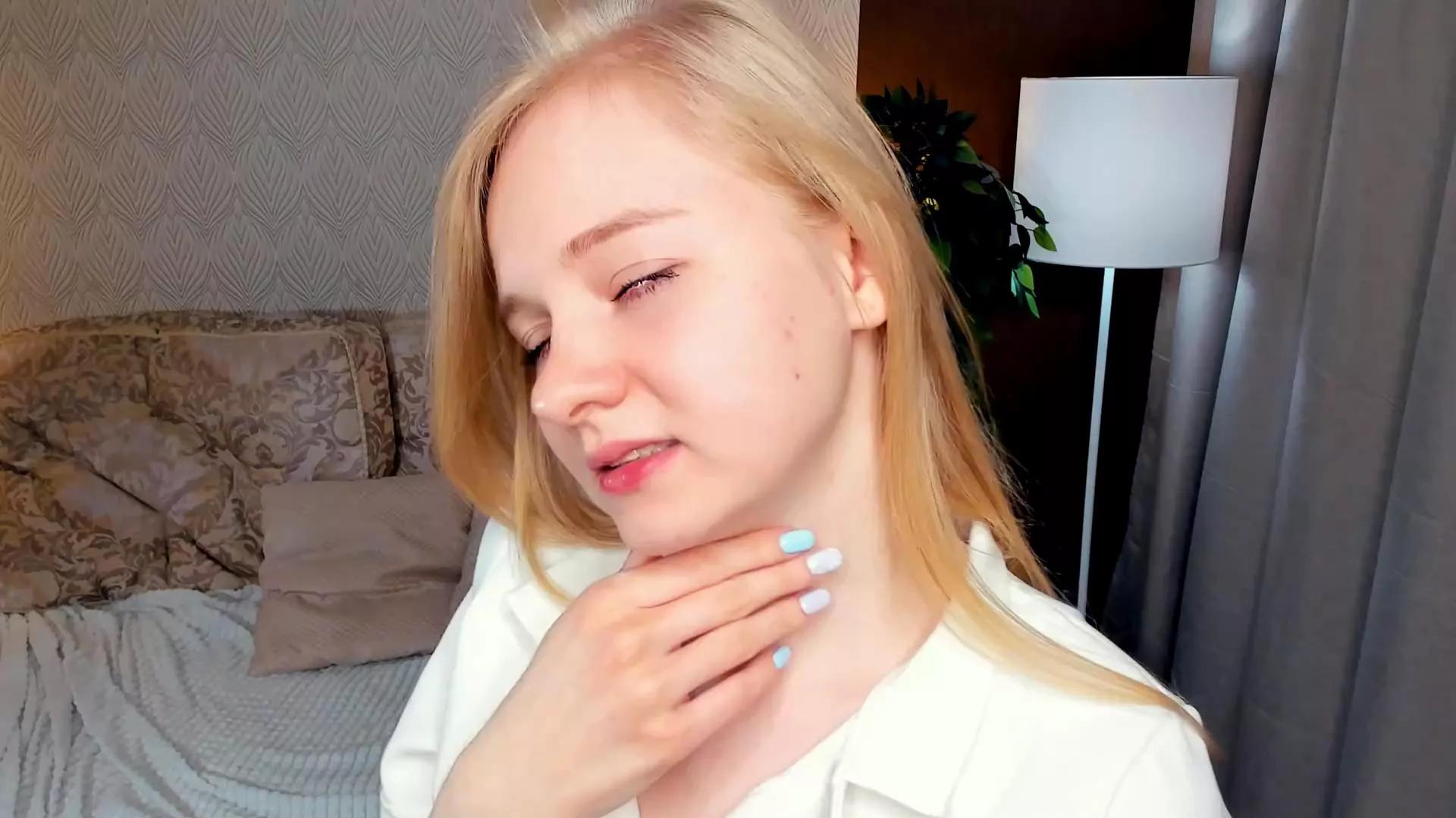 Offline LoraEddy on Cam4