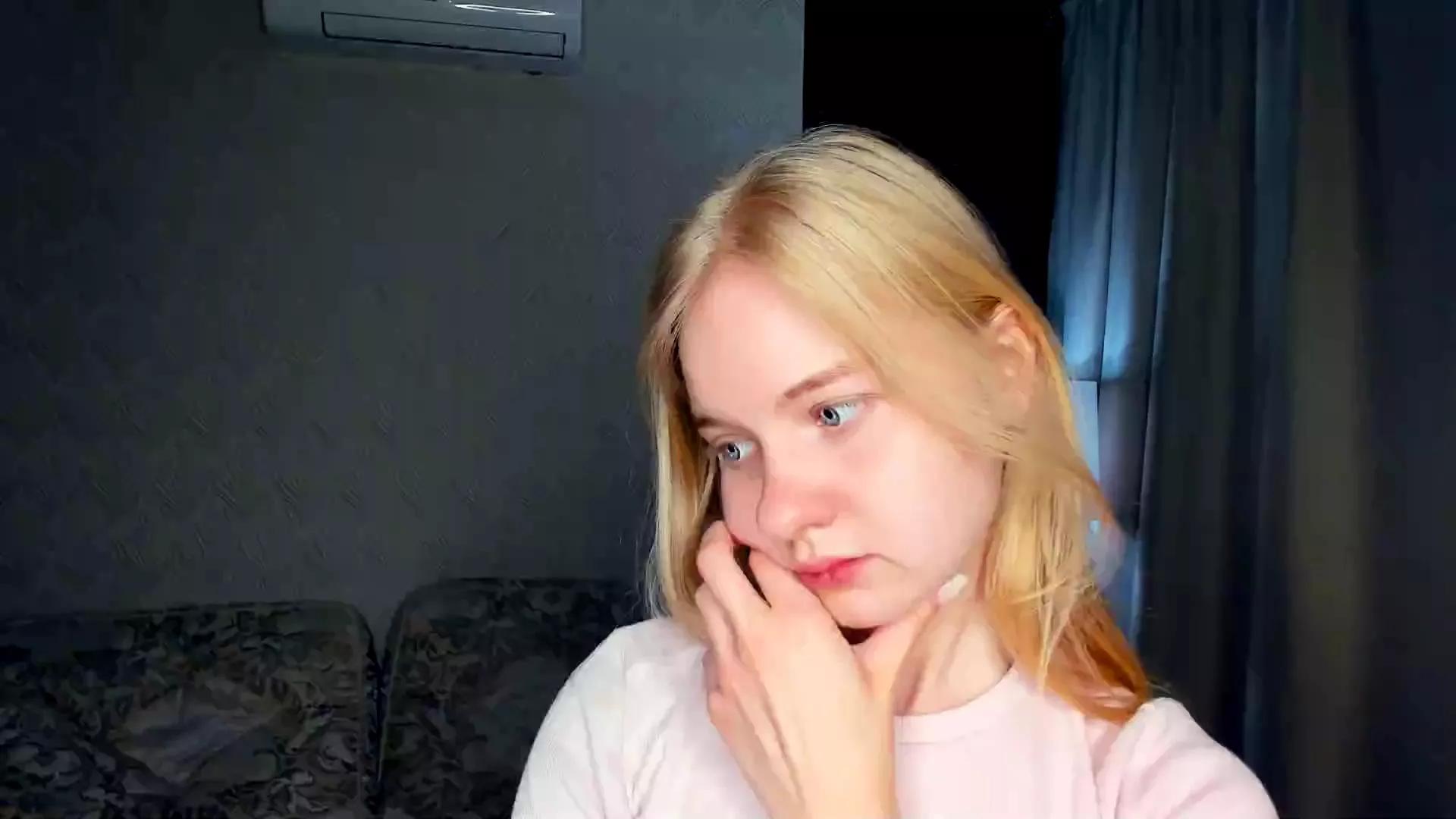 Offline LoraEddy on Cam4