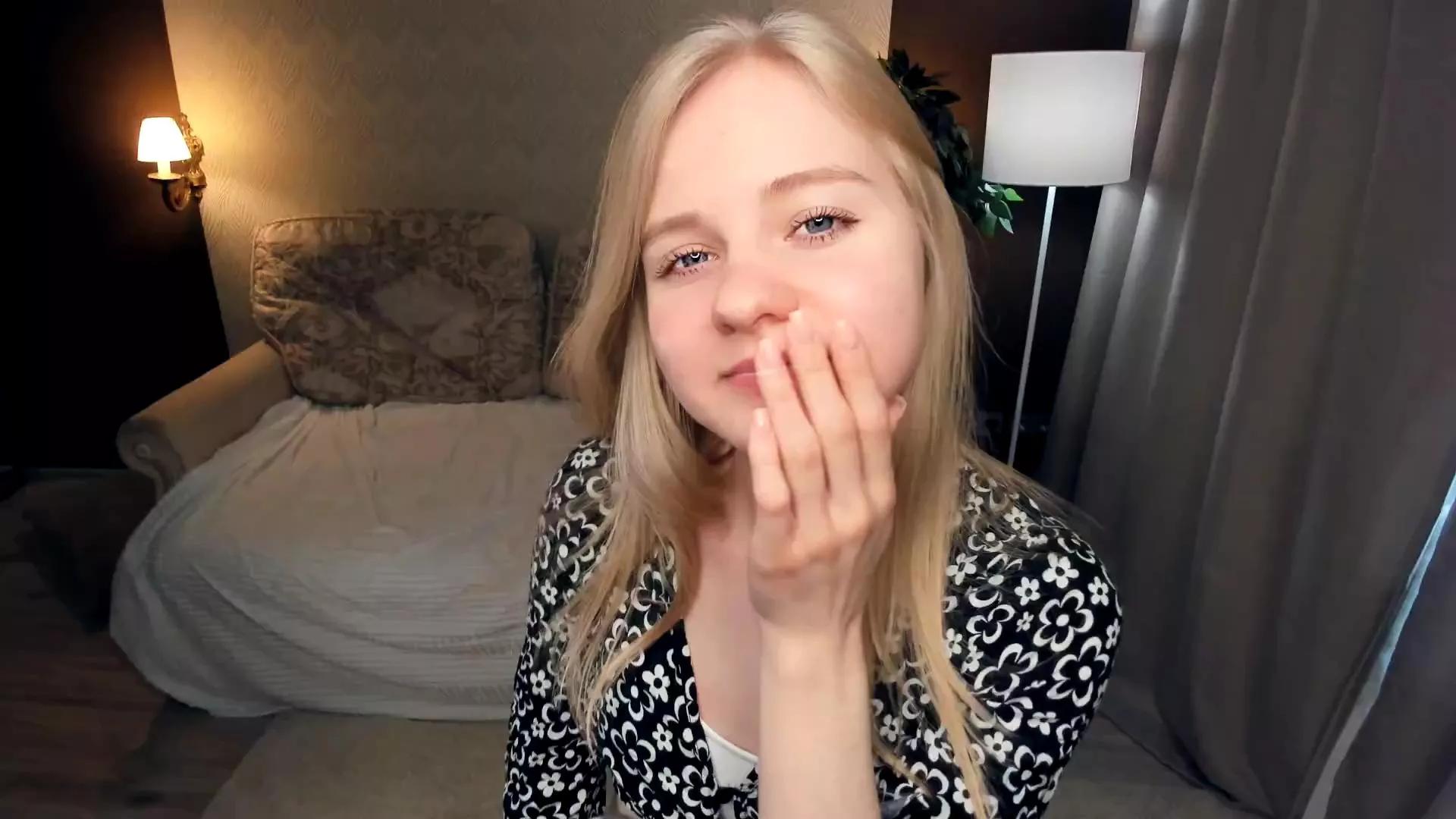 Offline LoraEddy on Cam4