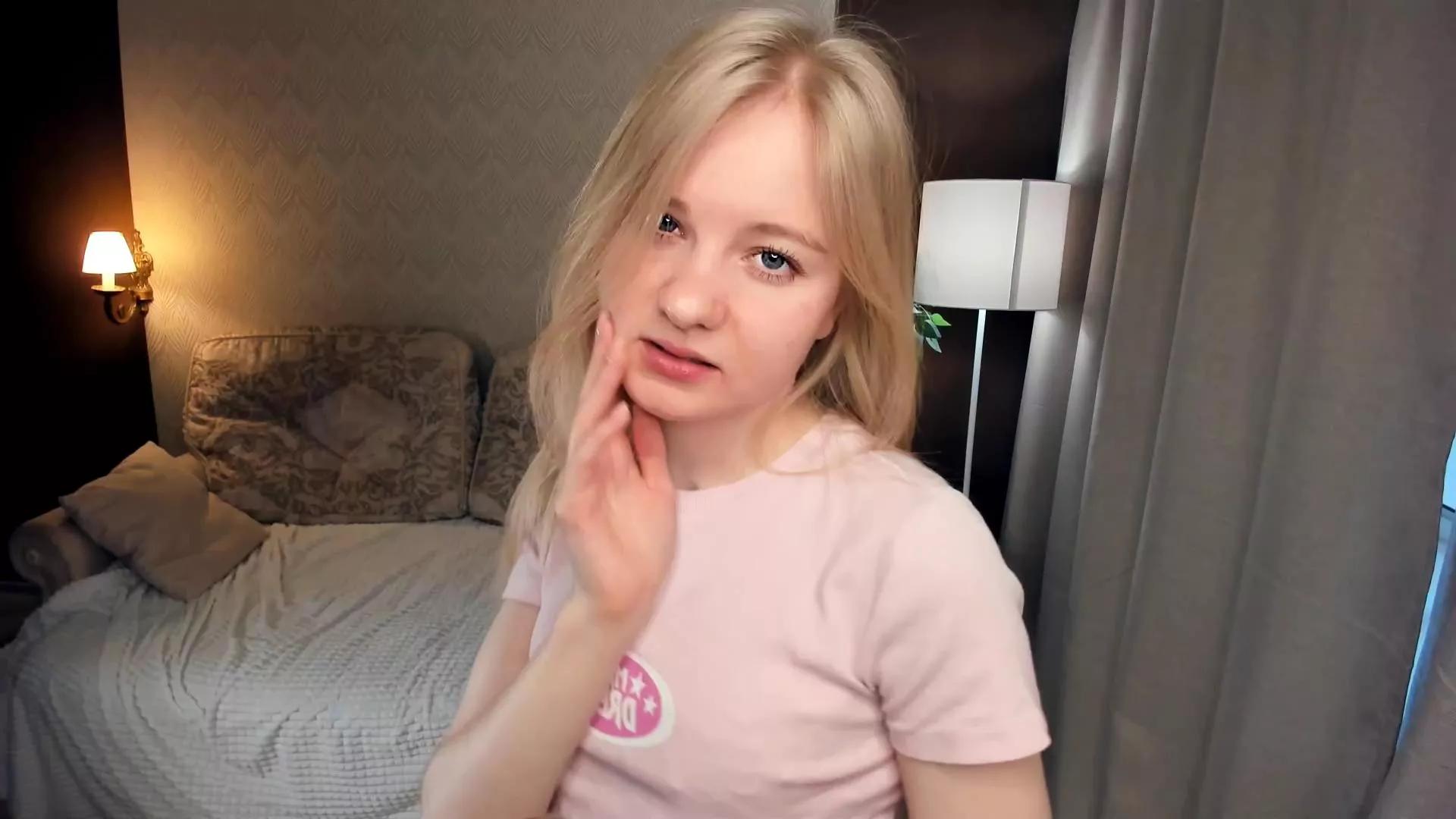 Offline LoraEddy on Cam4