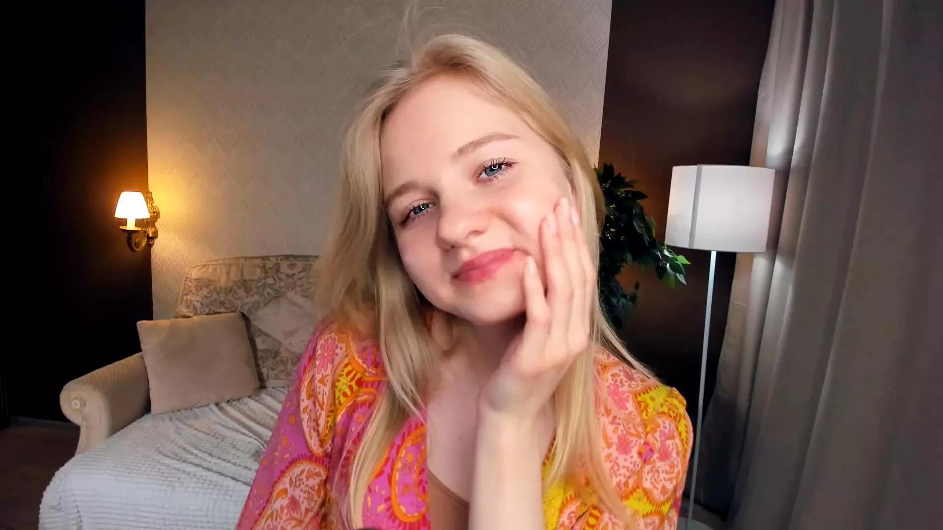 Offline LoraEddy on Cam4