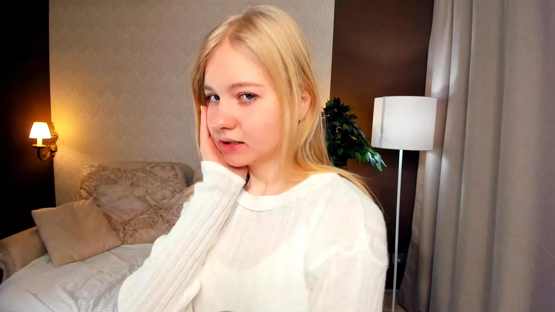 Offline LoraEddy on Cam4