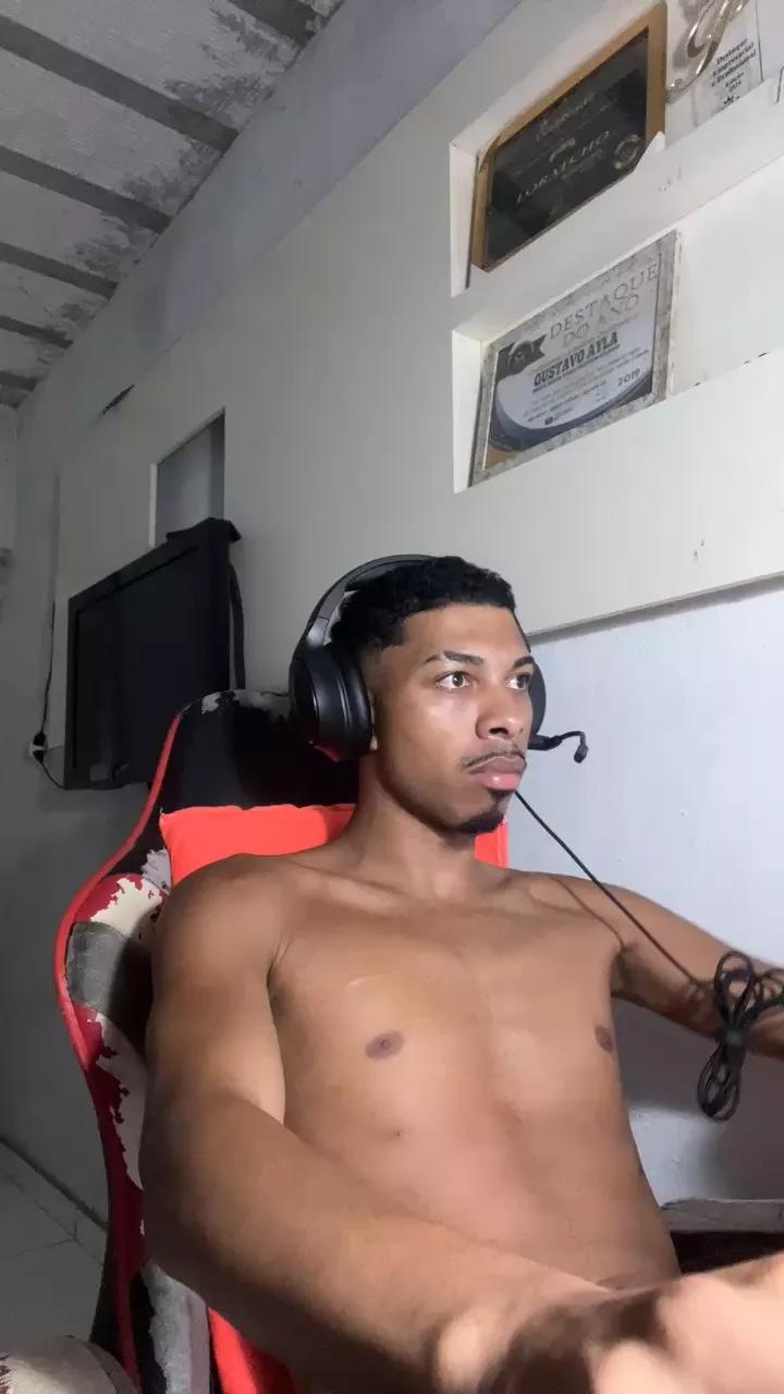 LORATCHOZERA on Cam4 