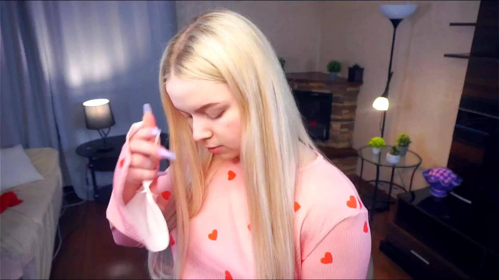 LornaFlynt on Cam4 