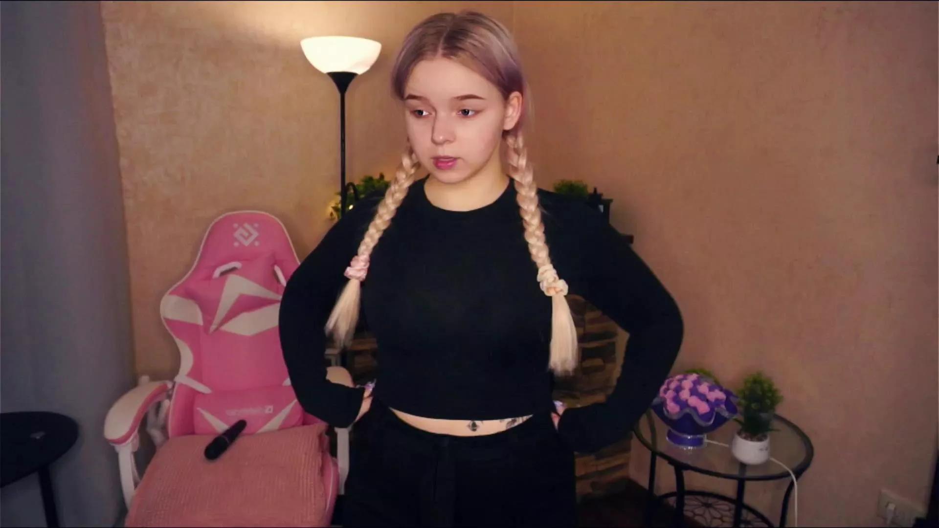 LornaFlynt on Cam4 