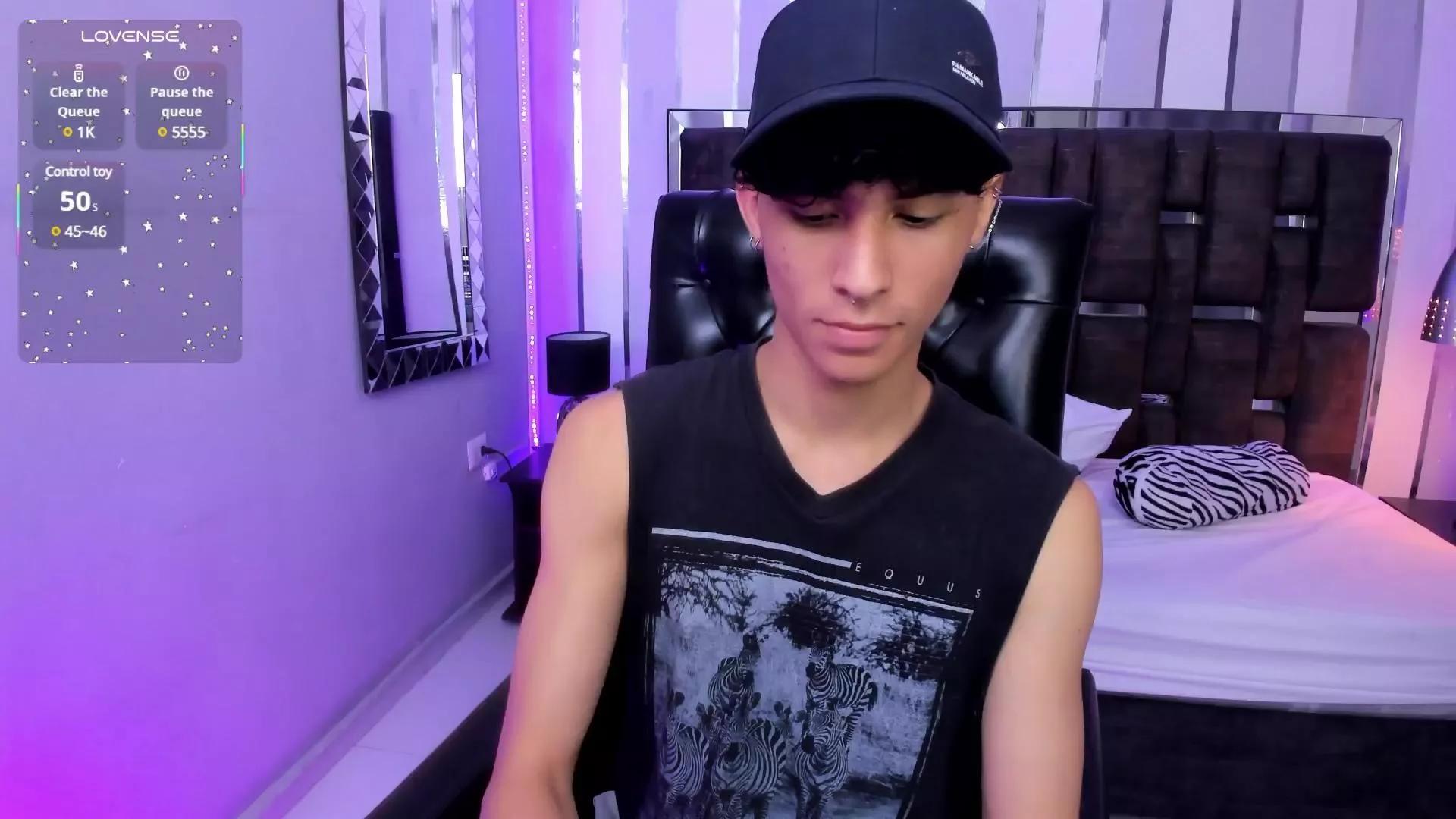 LouiRouse on Cam4 