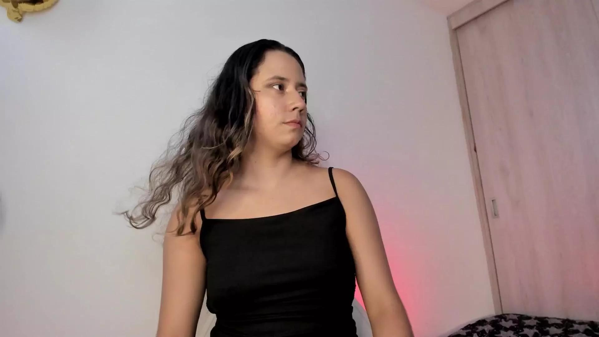 lovely_kitt04 on Cam4 