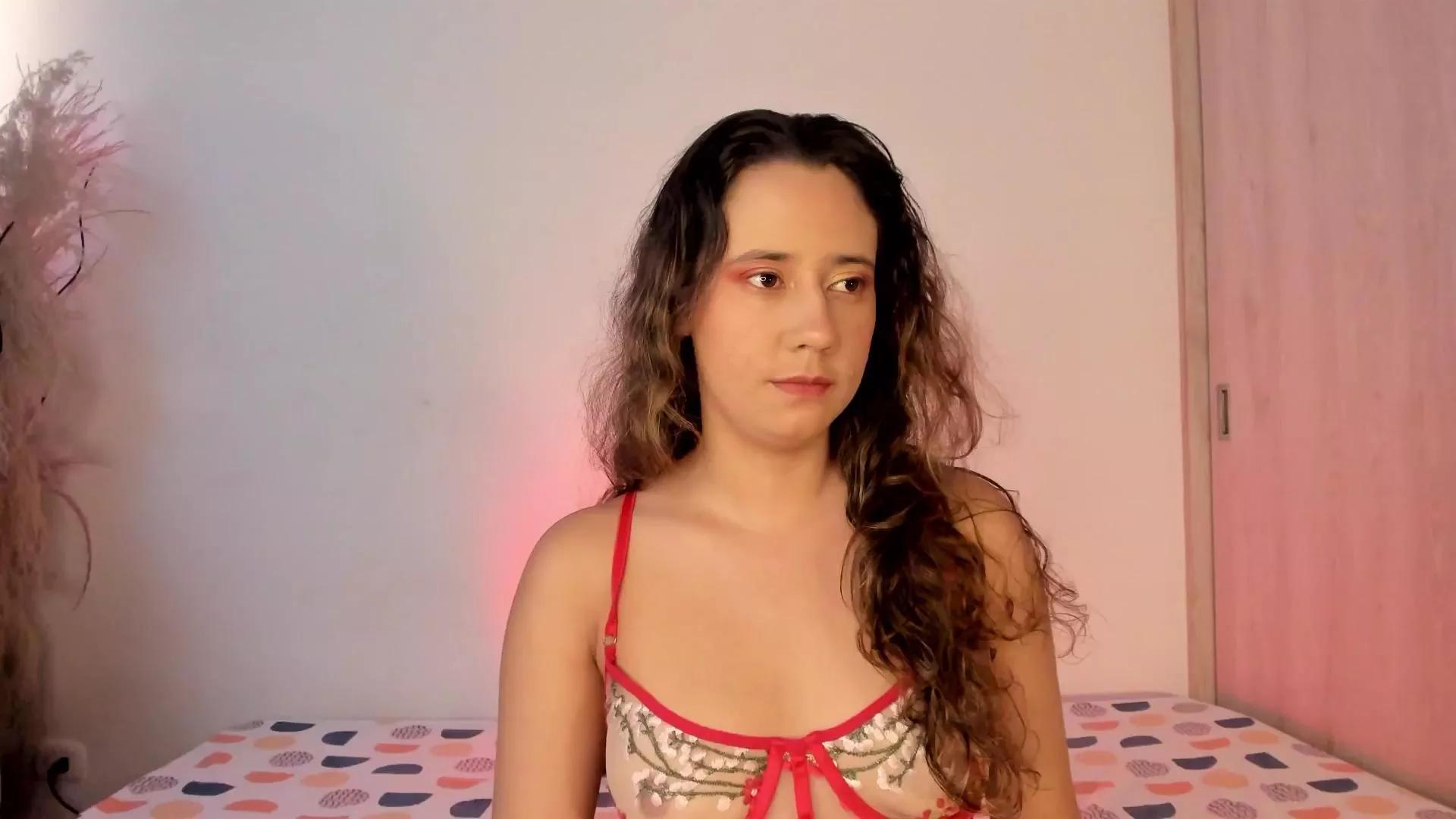 lovely_kitt04 on Cam4 