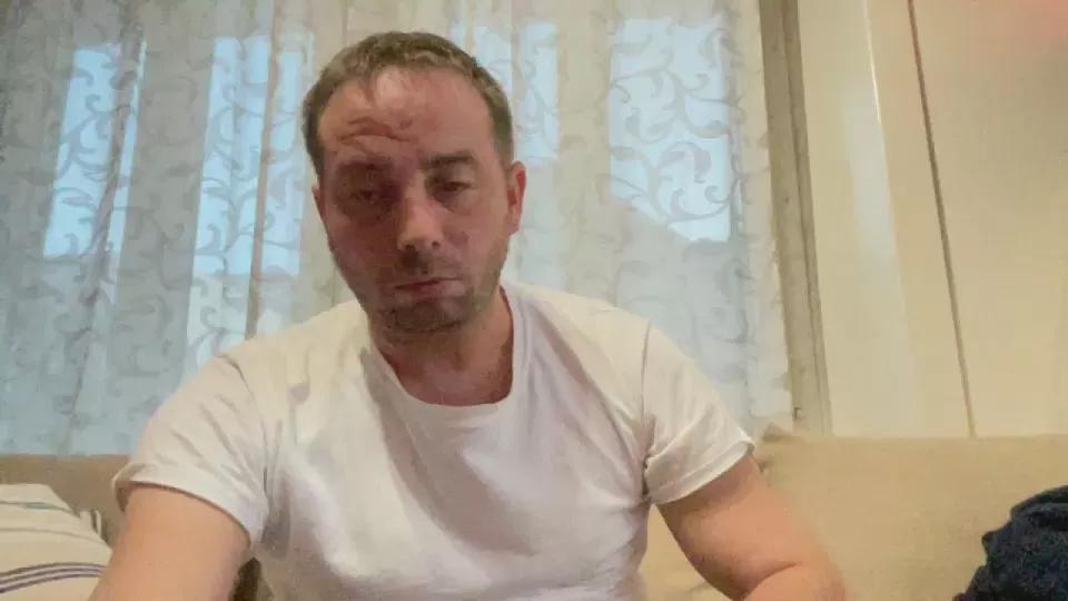Lucaslave86 on Cam4 