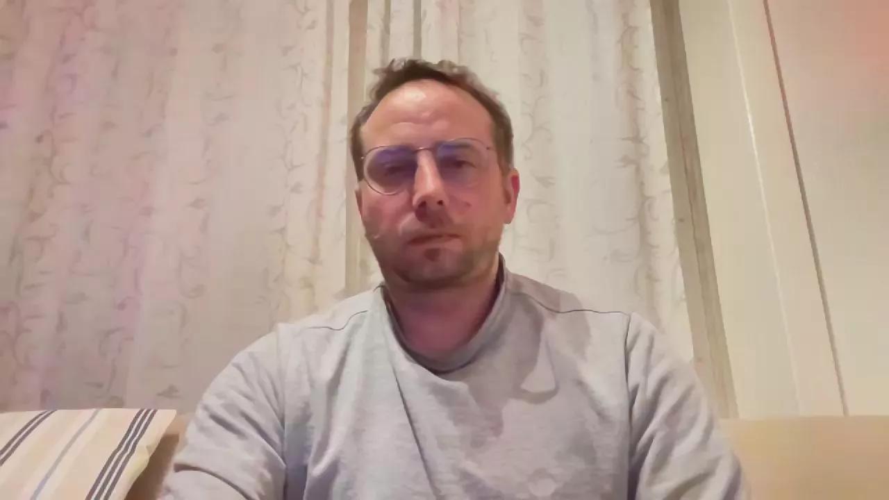 Lucaslave86 on Cam4 
